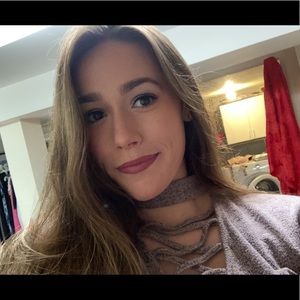 Meet your Posher, Adriana